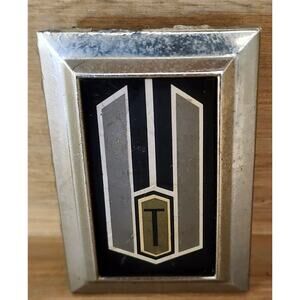 1979-85 Oldsmobile TORONADO Chrome Wire Wheel 1 CENTER CAP ONLY Emblem 254743